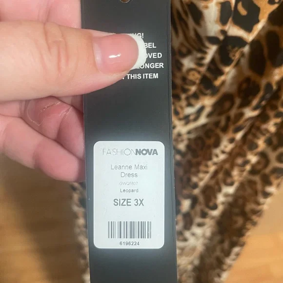 Fashion Nova Leopard Print Leanne Maxi Dress - Picture 3 of 5